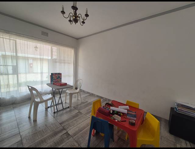 3 BEDROOM FLAT FOR SALE IN THREE RIVERS